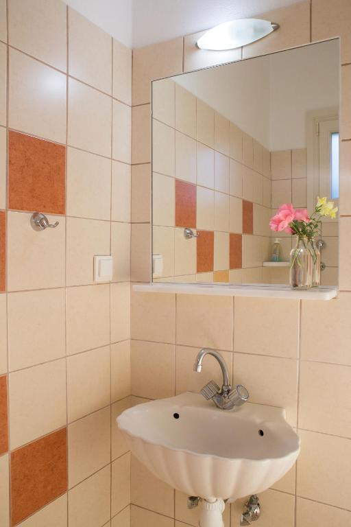 Marili Apartments Studios Parászporosz Szoba fotó