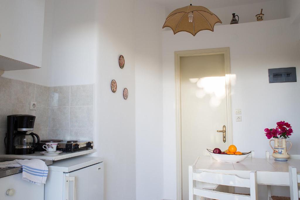 Marili Apartments Studios Parászporosz Szoba fotó
